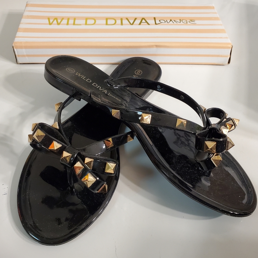NIB Wild Diva Rhinestone Spiked Bow Bling Jelly Diamond Slides Sandals Size 6 US